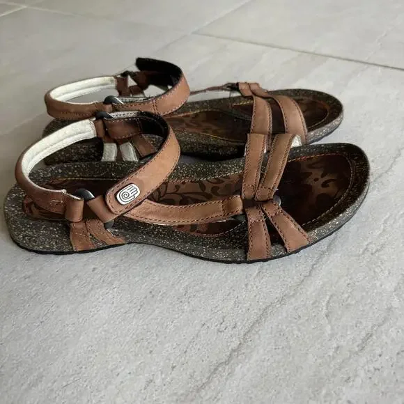 Teva Ventura Comfortable Brown Leather Sandals for Summer Size 8.5 - Picture 5 of 7